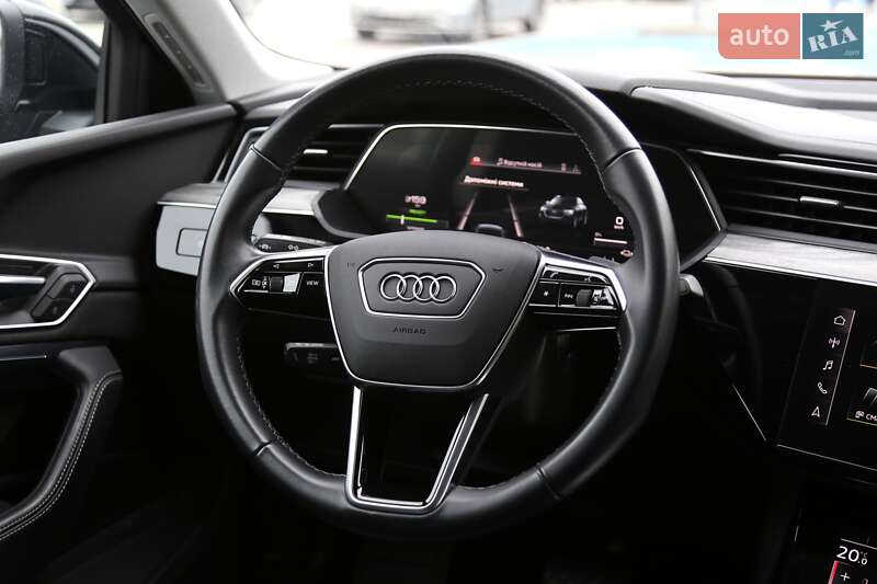 Позашляховик / Кросовер Audi e-tron Sportback 2022 в Києві фото 17 Позашляховик / Кросовер Audi e-tron Sportback 2022 в Києві