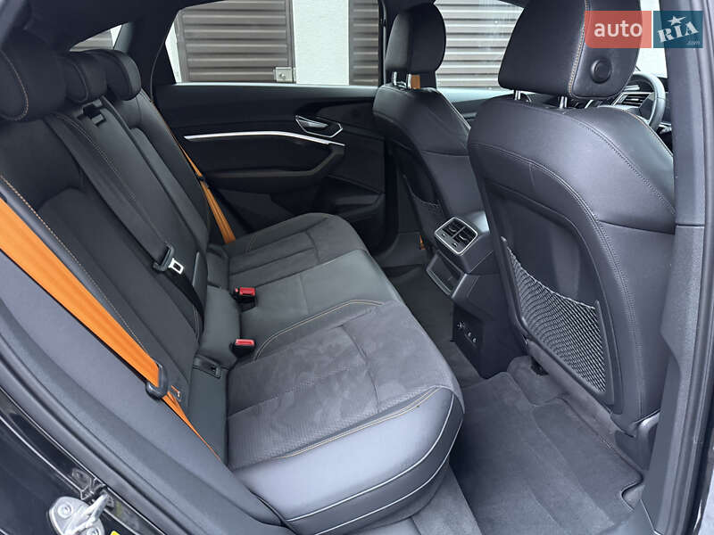 Позашляховик / Кросовер Audi e-tron Sportback 2022 в Луцьку