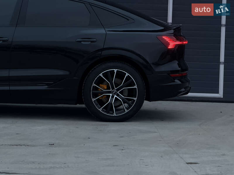 Внедорожник / Кроссовер Audi e-tron Sportback 2021 в Дубно