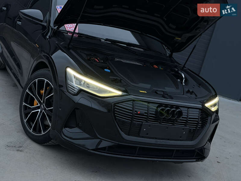 Внедорожник / Кроссовер Audi e-tron Sportback 2021 в Дубно