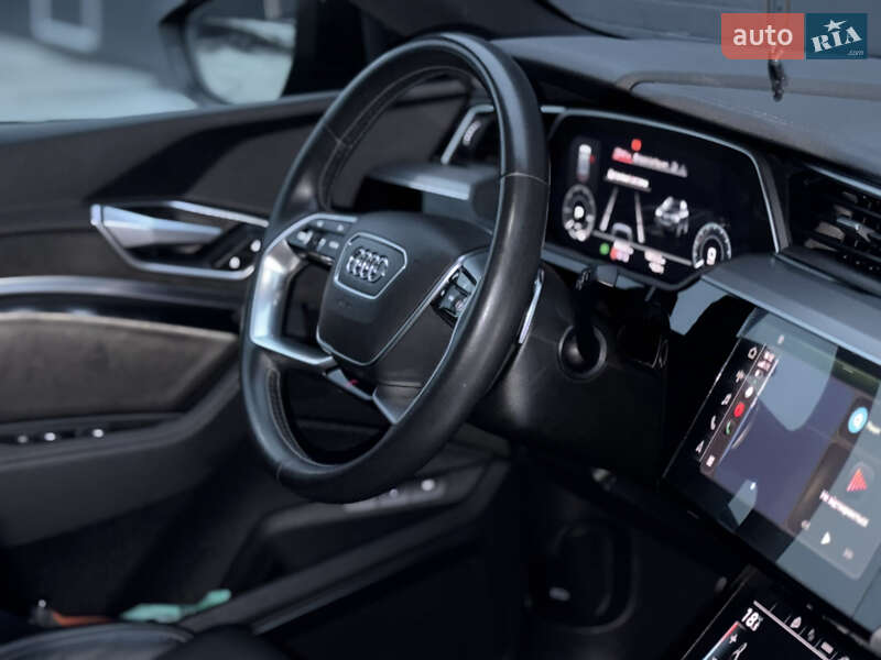 Внедорожник / Кроссовер Audi e-tron Sportback 2021 в Дубно