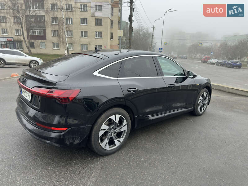 Позашляховик / Кросовер Audi e-tron Sportback 2020 в Вінниці