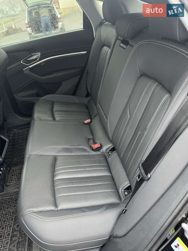 Позашляховик / Кросовер Audi e-tron Sportback 2020 в Вінниці