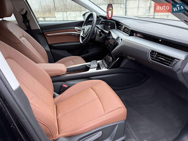 Позашляховик / Кросовер Audi e-tron Sportback 2022 в Рівному фото 28 Позашляховик / Кросовер Audi e-tron Sportback 2022 в Рівному