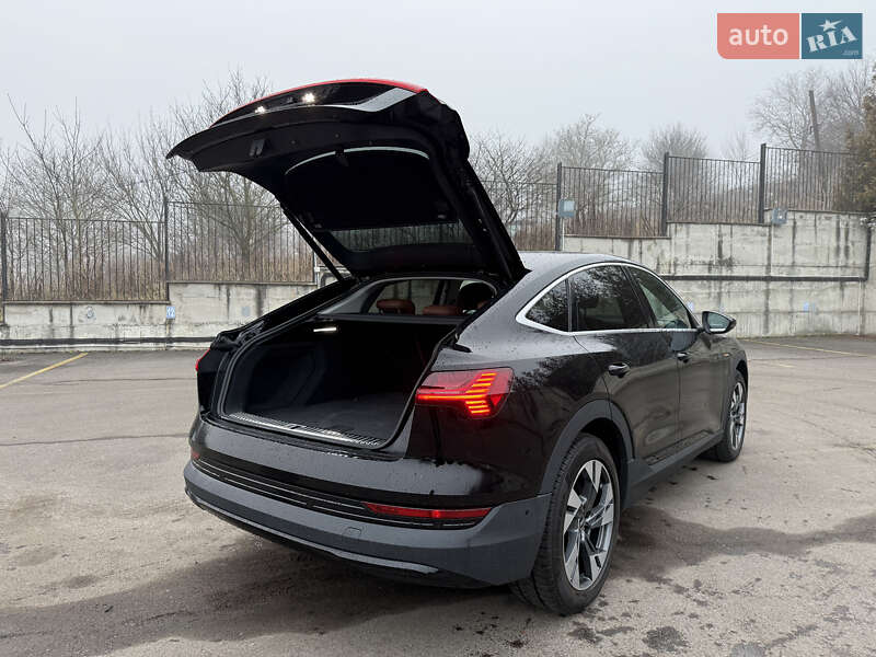 Позашляховик / Кросовер Audi e-tron Sportback 2022 в Рівному фото 39 Позашляховик / Кросовер Audi e-tron Sportback 2022 в Рівному