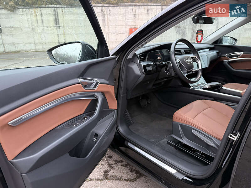 Позашляховик / Кросовер Audi e-tron Sportback 2022 в Рівному фото 48 Позашляховик / Кросовер Audi e-tron Sportback 2022 в Рівному