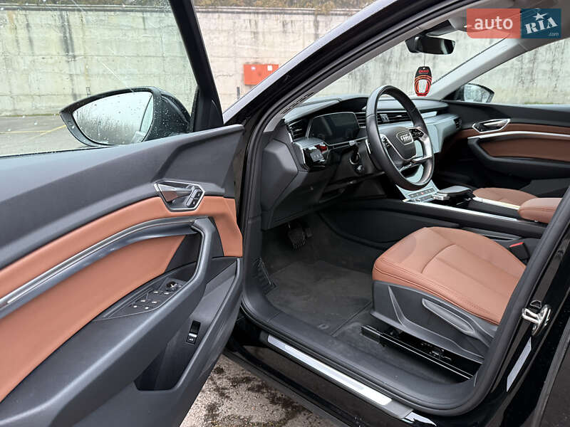 Позашляховик / Кросовер Audi e-tron Sportback 2022 в Рівному фото 53 Позашляховик / Кросовер Audi e-tron Sportback 2022 в Рівному