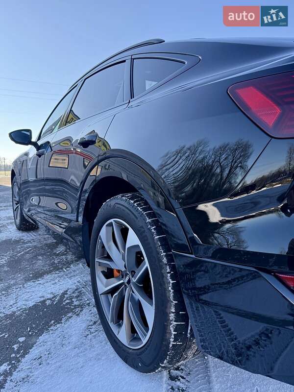 Внедорожник / Кроссовер Audi e-tron Sportback 2021 в Киеве