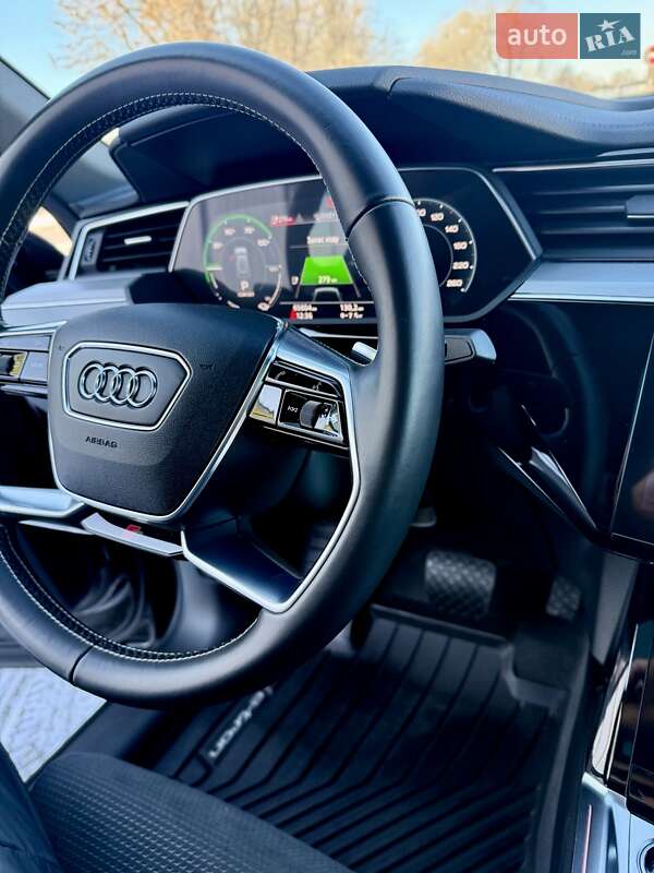 Внедорожник / Кроссовер Audi e-tron Sportback 2021 в Киеве