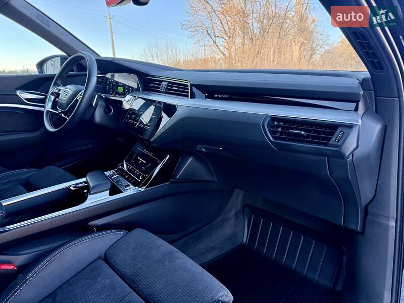 Внедорожник / Кроссовер Audi e-tron Sportback 2021 в Киеве