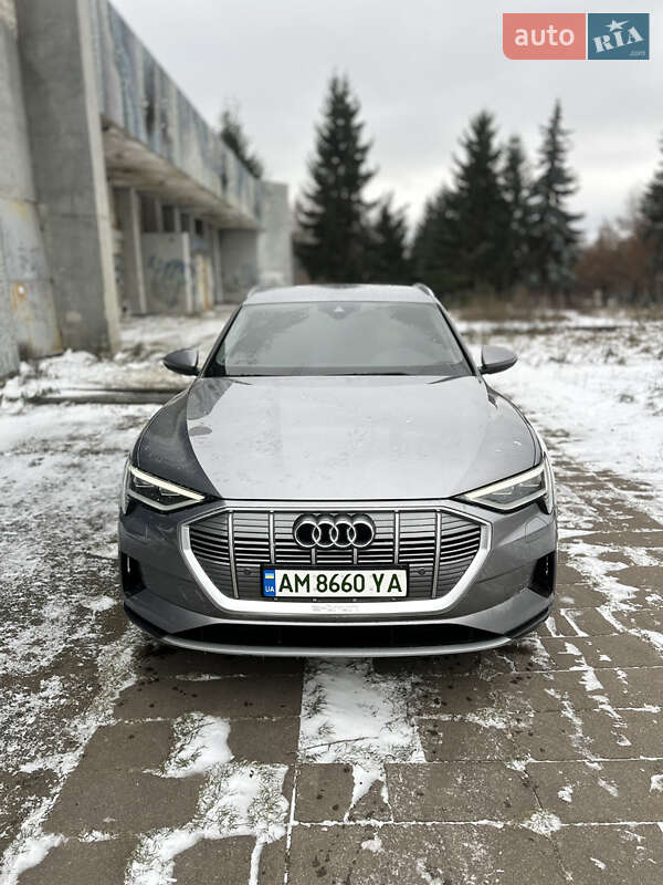 Внедорожник / Кроссовер Audi e-tron Sportback 2020 в Житомире