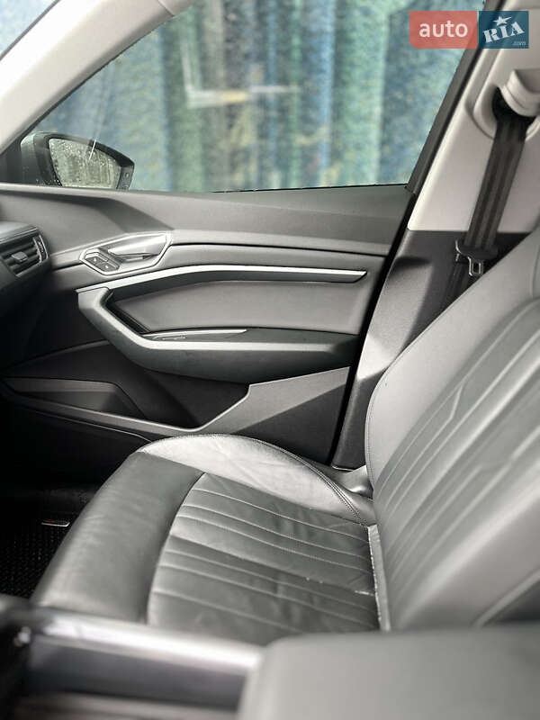 Внедорожник / Кроссовер Audi e-tron Sportback 2020 в Житомире