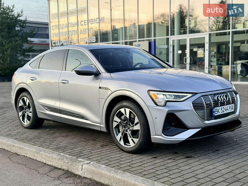 Позашляховик / Кросовер Audi e-tron Sportback 2022 в Рівному