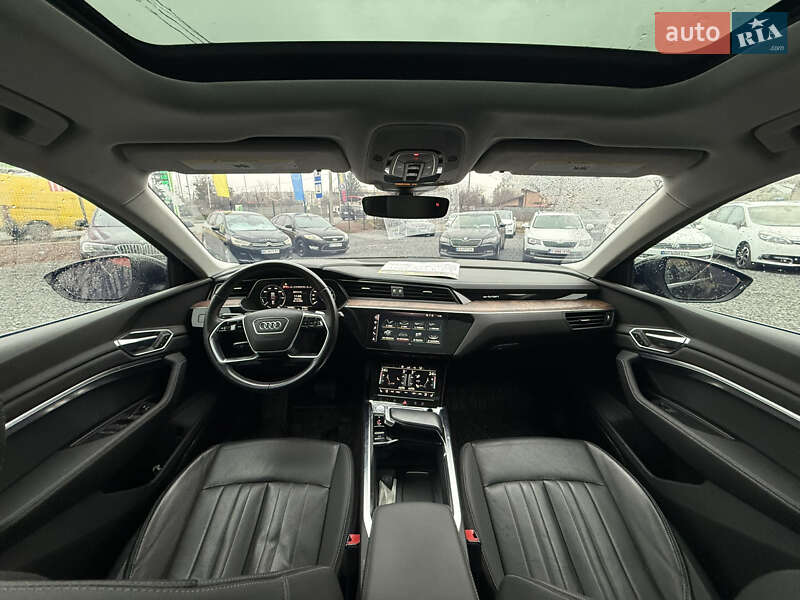 Позашляховик / Кросовер Audi e-tron Sportback 2020 в Стрию