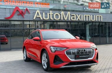 Позашляховик / Кросовер Audi e-tron Sportback 2020 в Києві