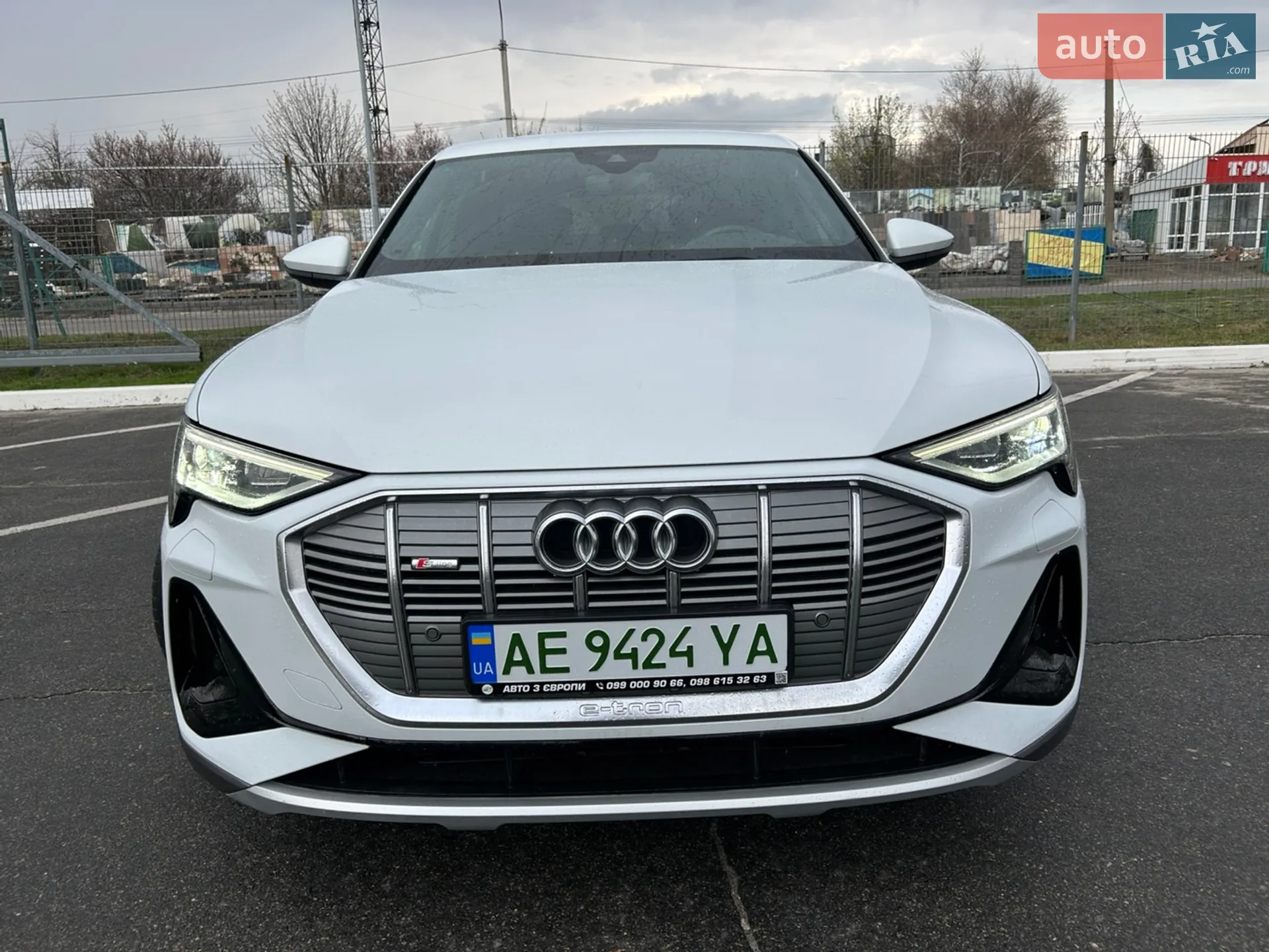 2020 Audi e-tron Sportback - мініатюра 2