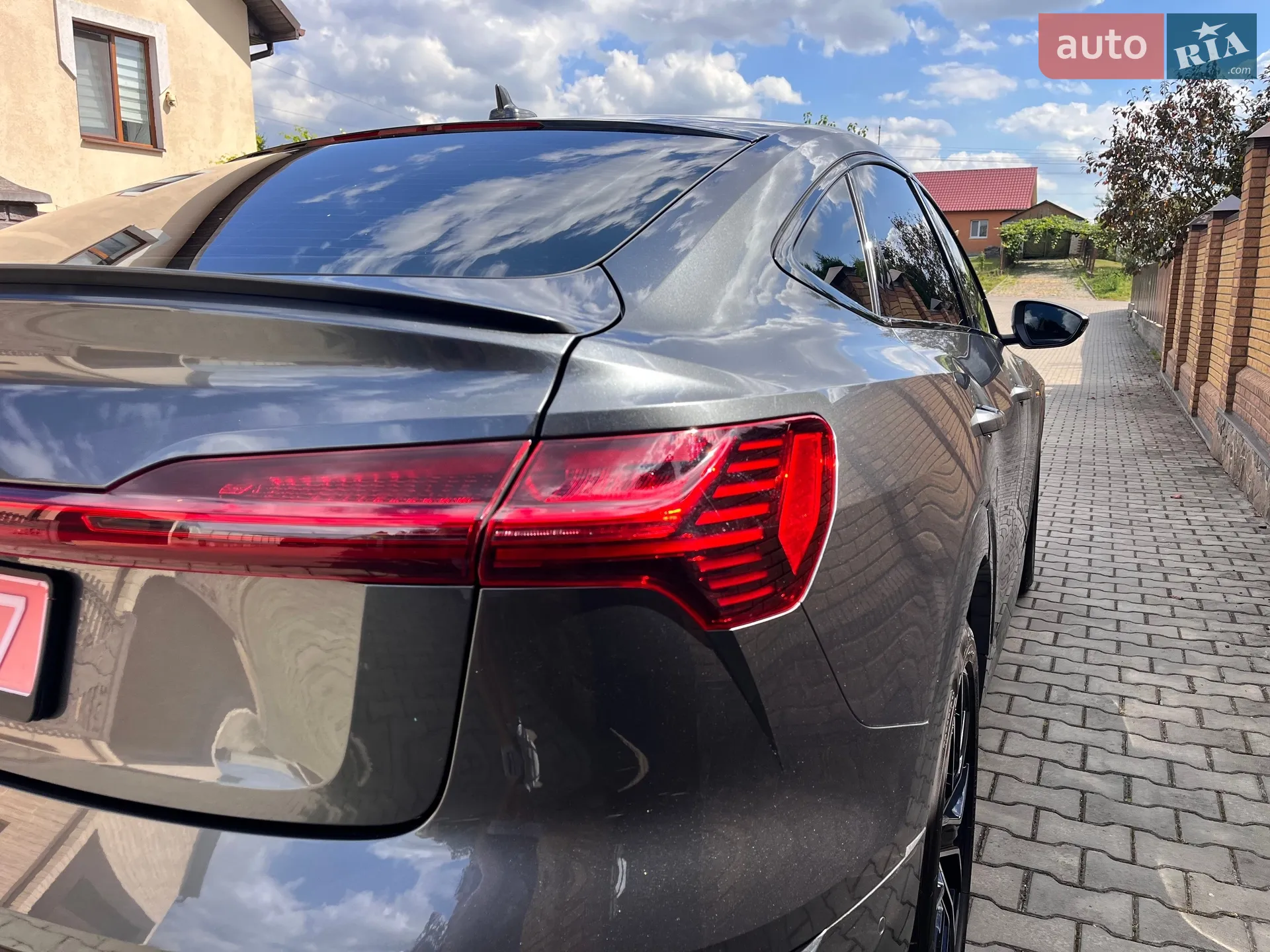 2020 Audi e-tron Sportback - мініатюра 8