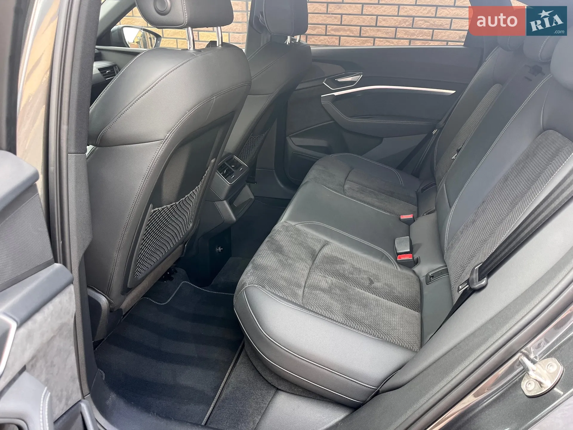 2020 Audi e-tron Sportback - мініатюра 23
