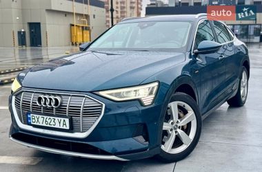 Позашляховик / Кросовер Audi e-tron Sportback 2020 в Києві