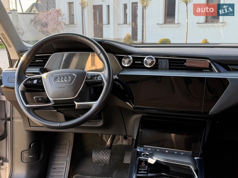 Внедорожник / Кроссовер Audi e-tron Sportback 2020 в Львове