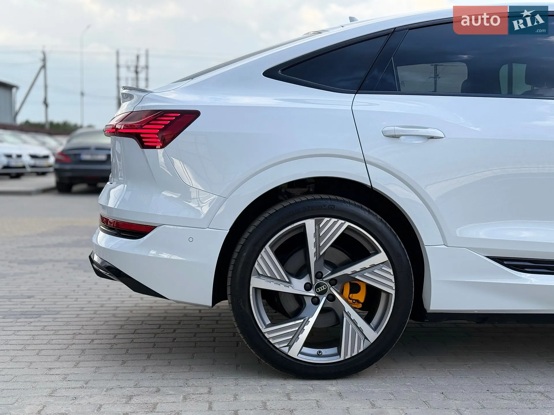 2022 Audi e-tron Sportback - мініатюра 8