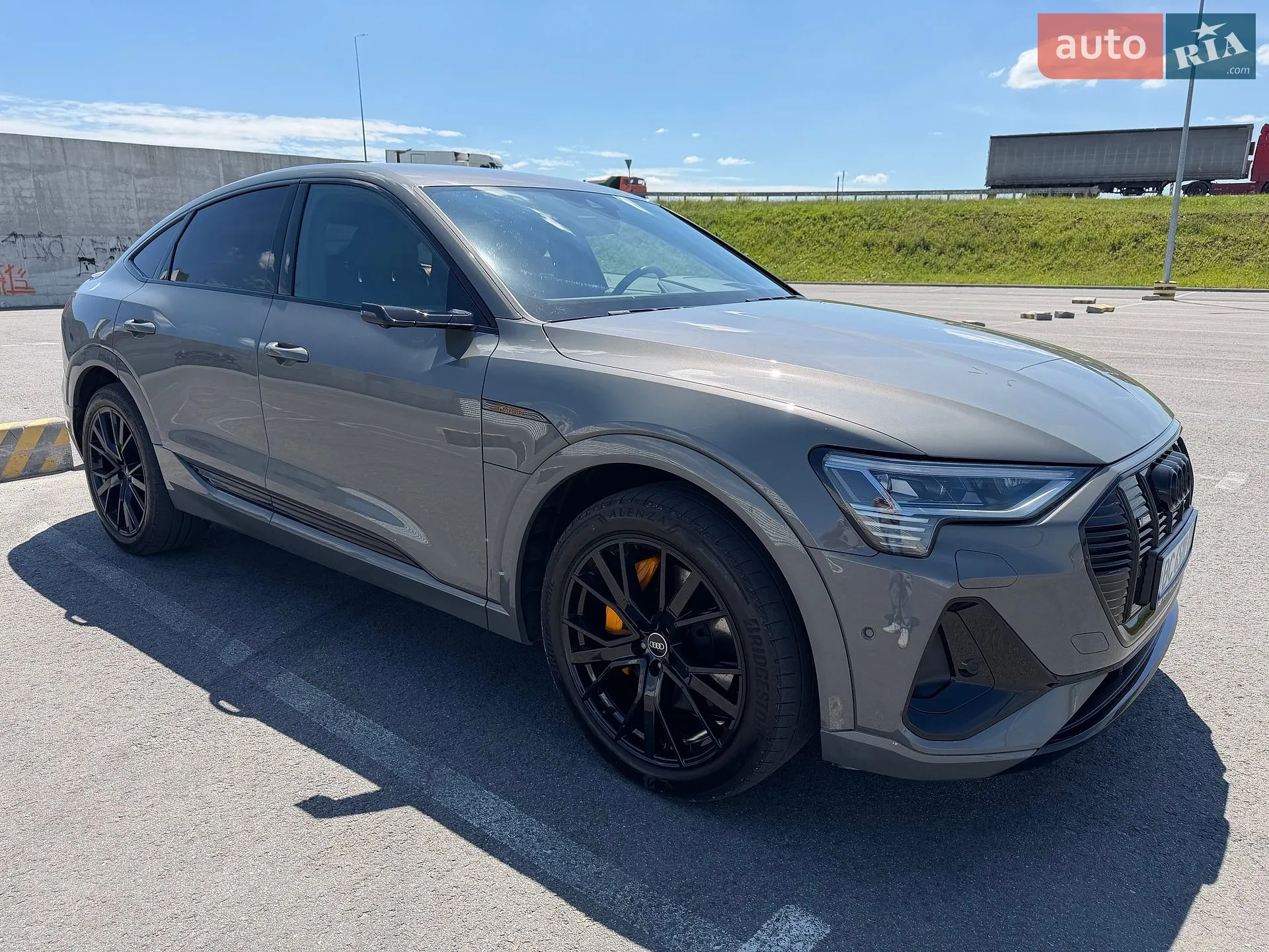 2022 Audi e-tron Sportback - фото 1