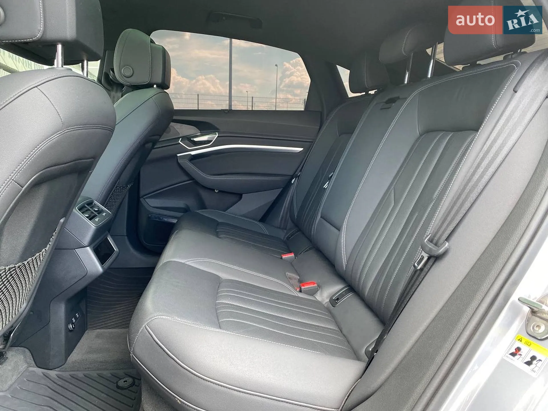 2020 Audi e-tron Sportback - мініатюра 30