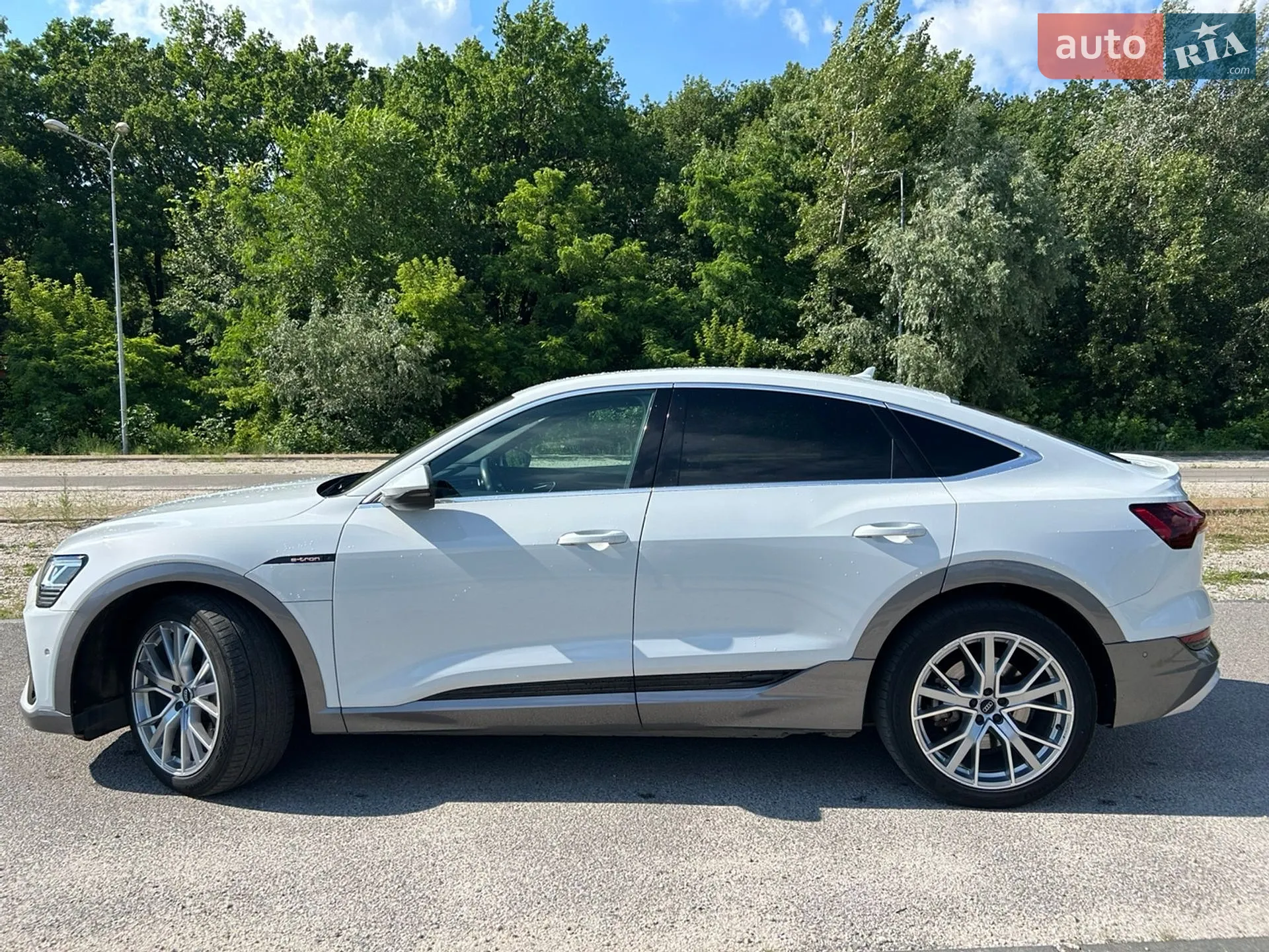 2020 Audi e-tron Sportback - мініатюра 5