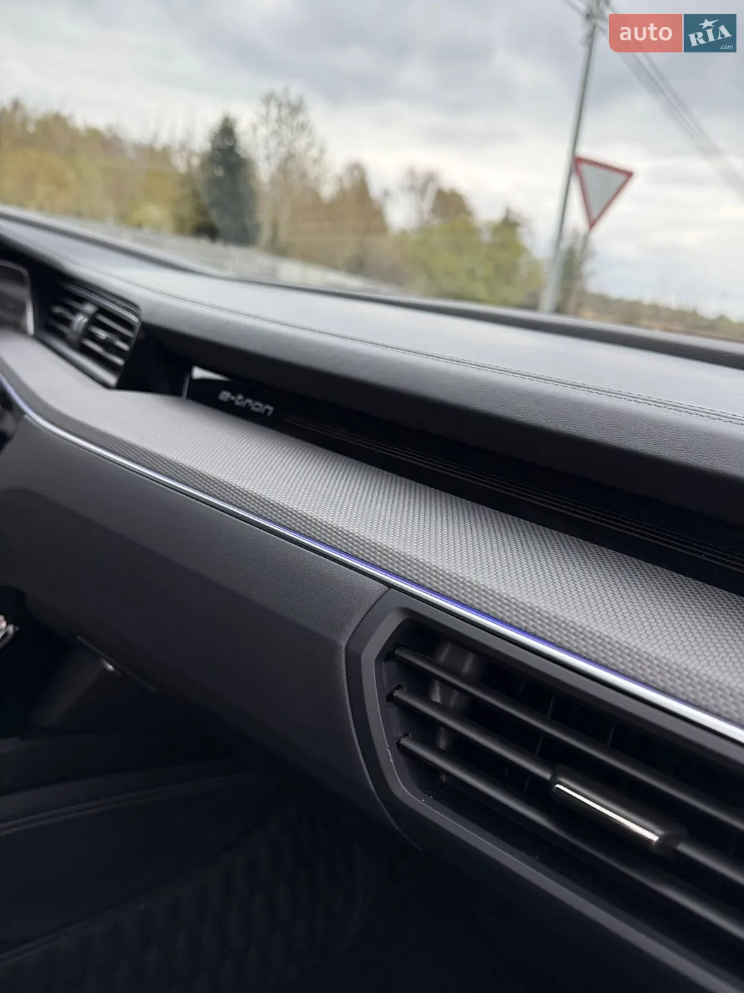 2022 Audi e-tron Sportback - мініатюра 17