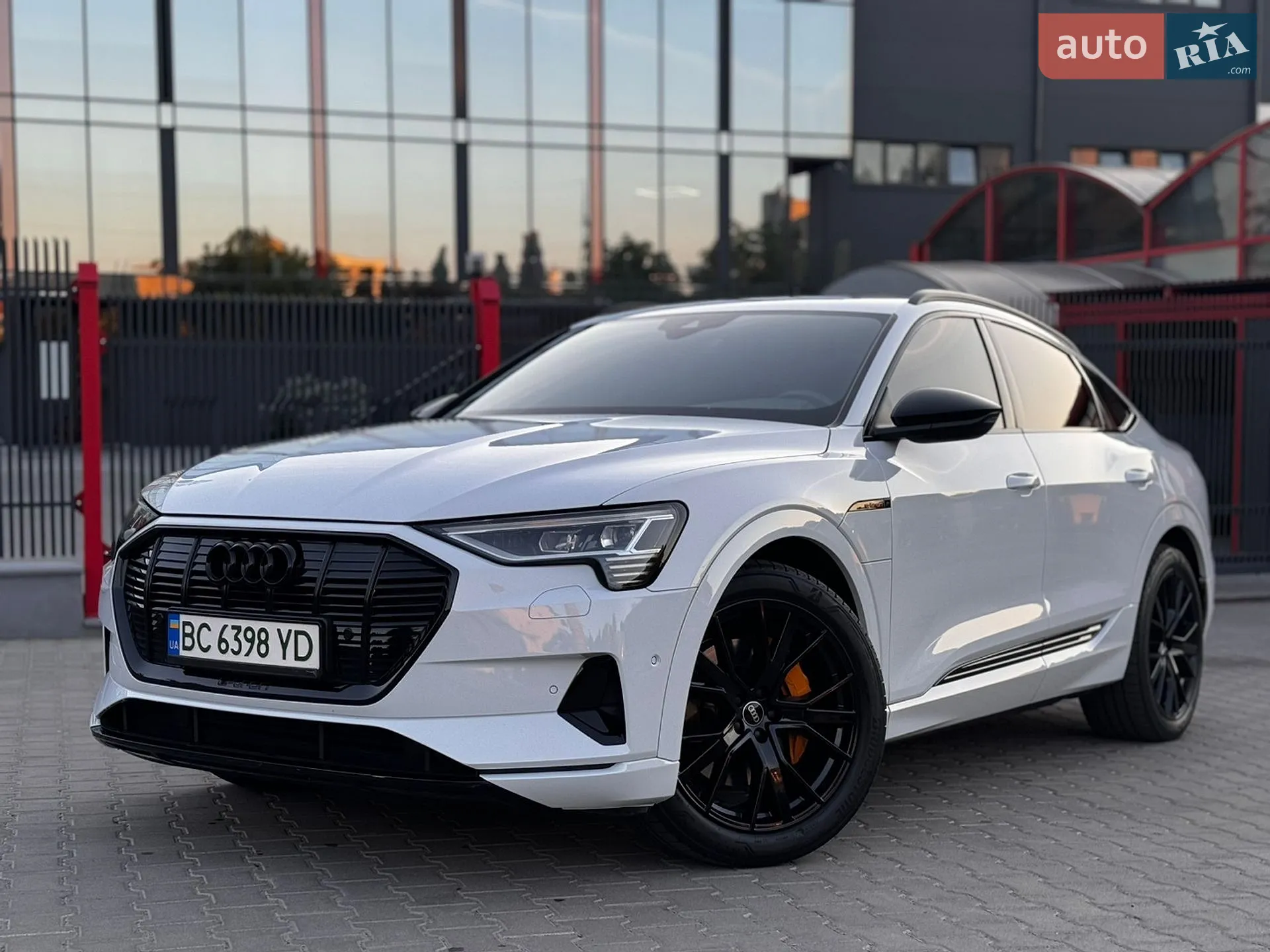 2022 Audi e-tron Sportback - фото 1