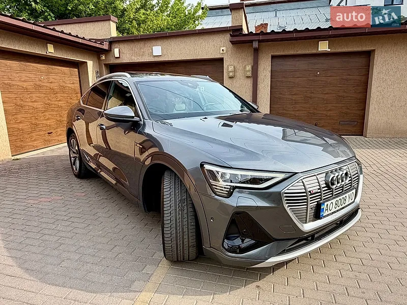 Audi e-tron Sportback 2021 VIN WAUZZZGE6MB040772 фото оголошення 2 з 60