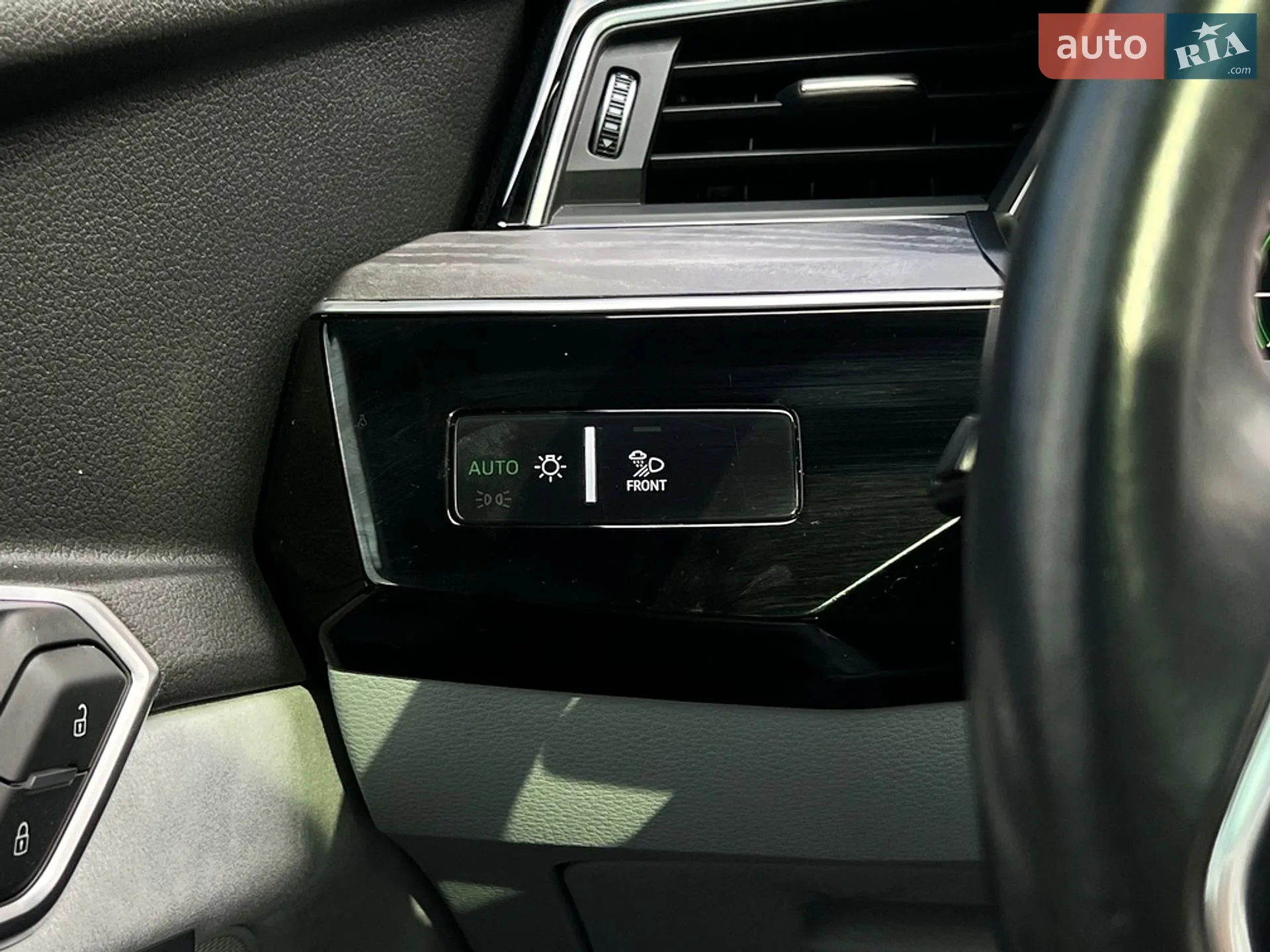 2020 Audi e-tron Sportback - мініатюра 11