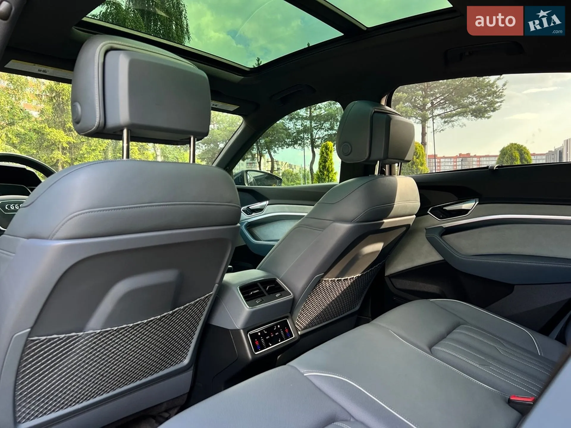 2020 Audi e-tron Sportback - мініатюра 28