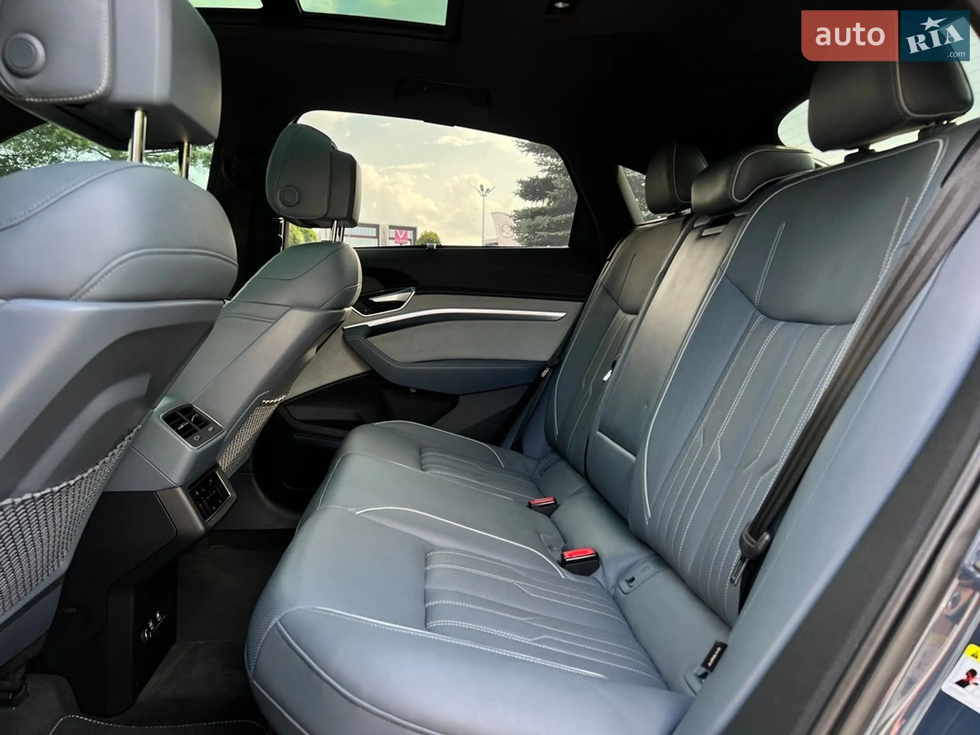 2020 Audi e-tron Sportback - мініатюра 29