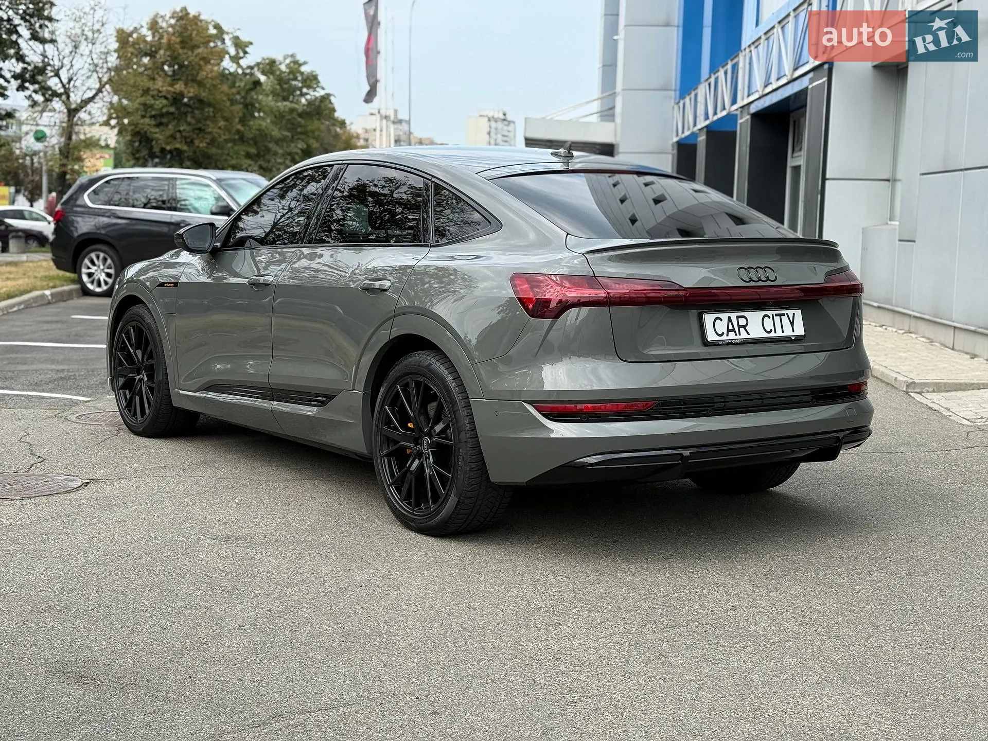 2022 Audi e-tron Sportback - мініатюра 3