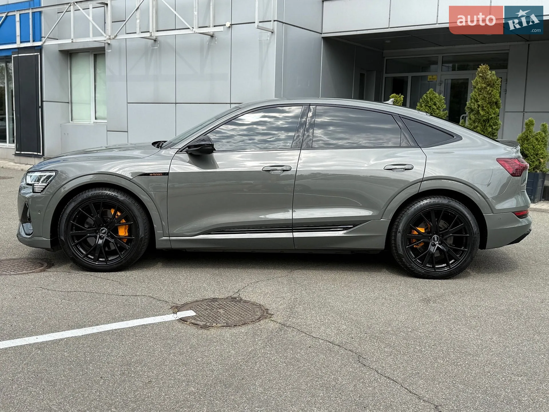 2022 Audi e-tron Sportback - мініатюра 2
