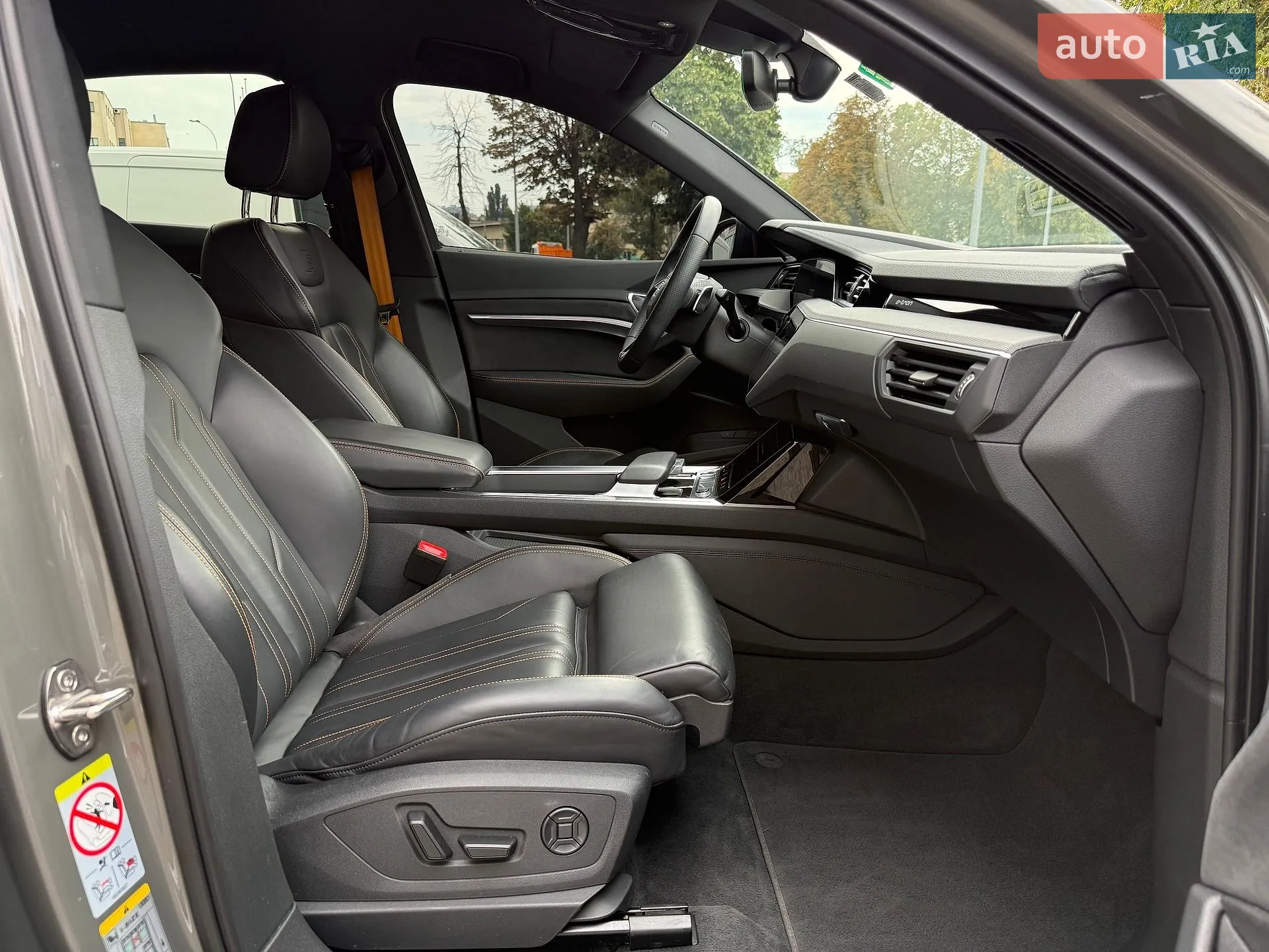 2022 Audi e-tron Sportback - мініатюра 18