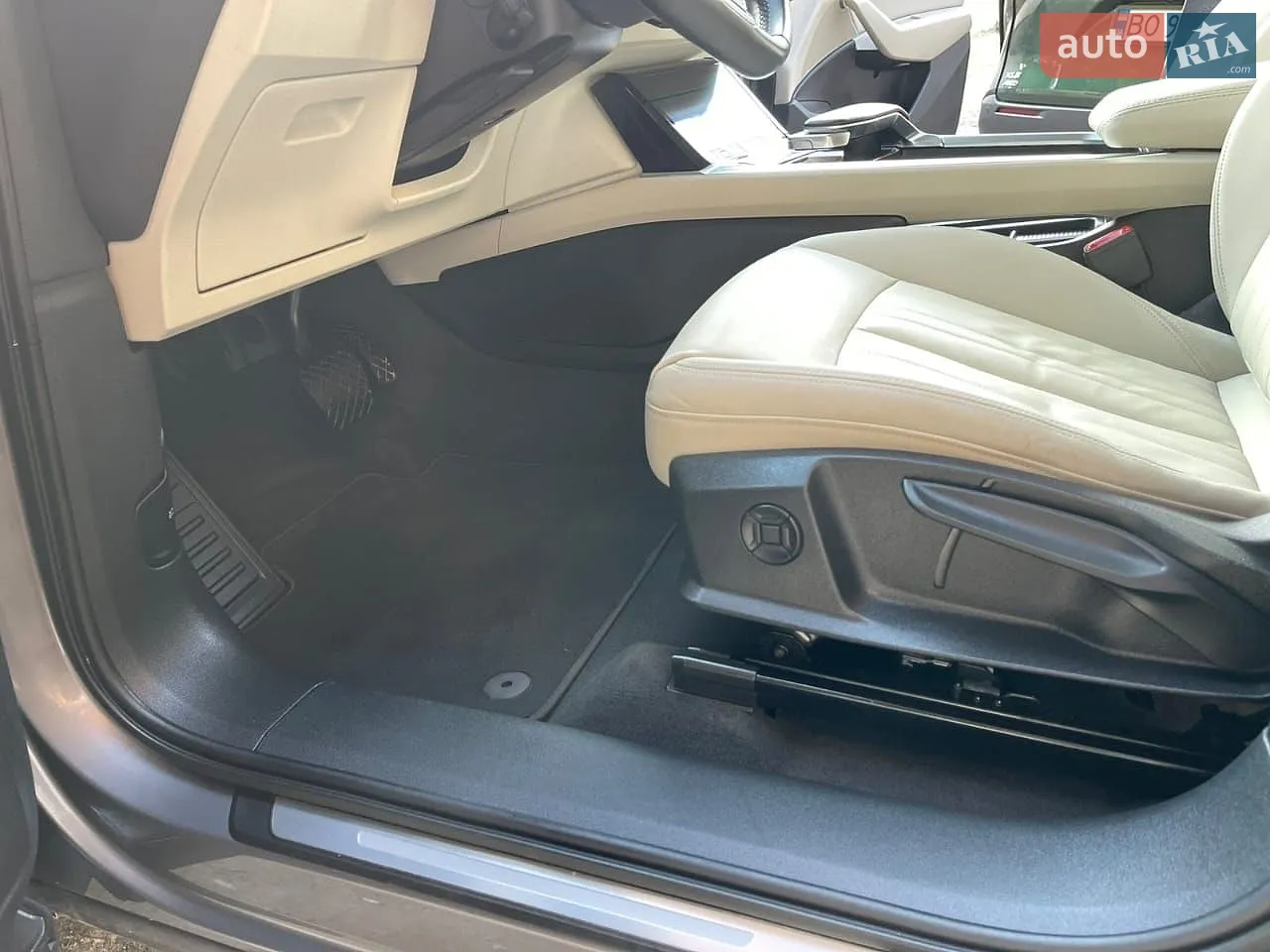 2020 Audi e-tron Sportback - мініатюра 30