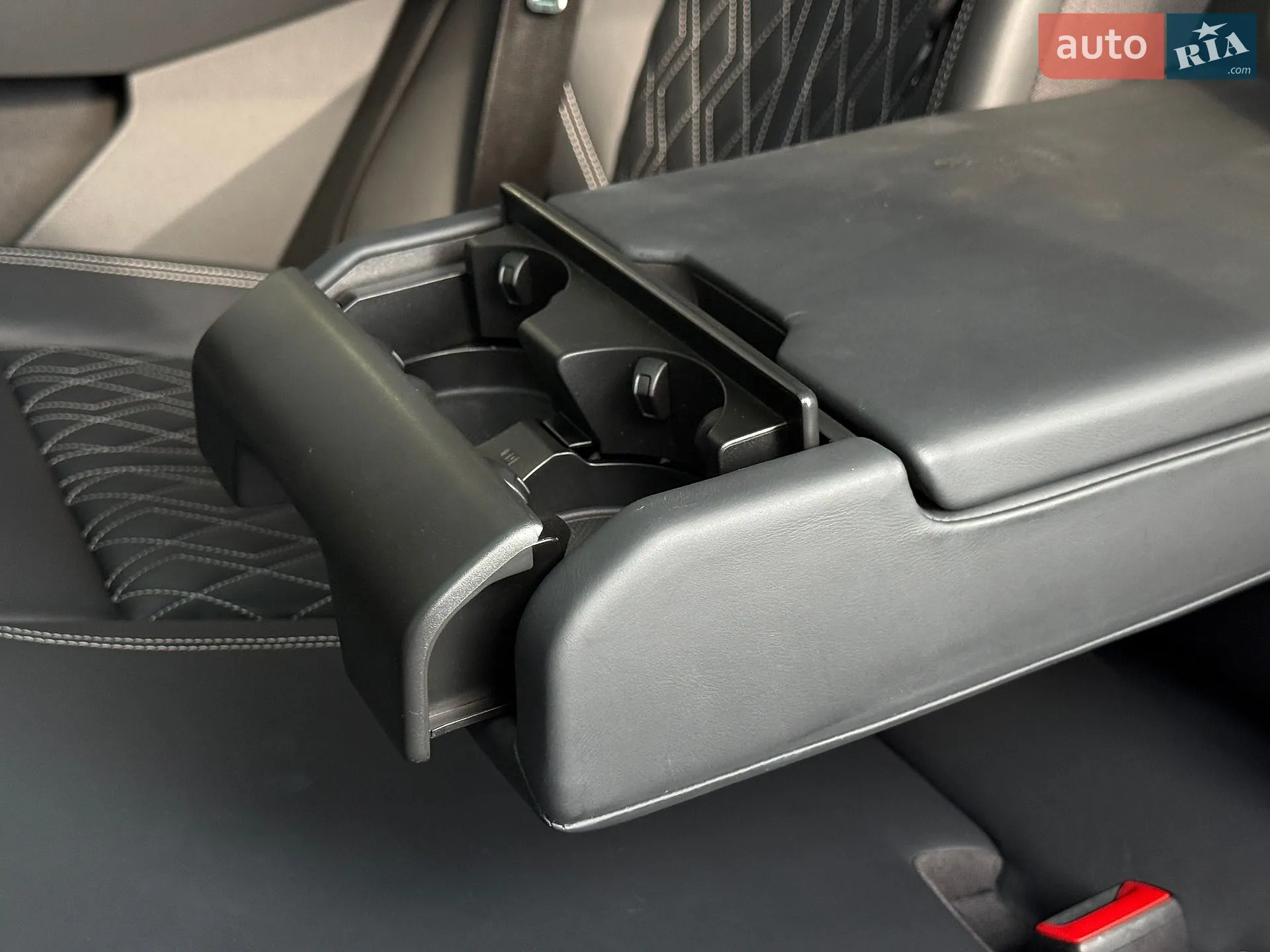 2020 Audi e-tron Sportback - мініатюра 34
