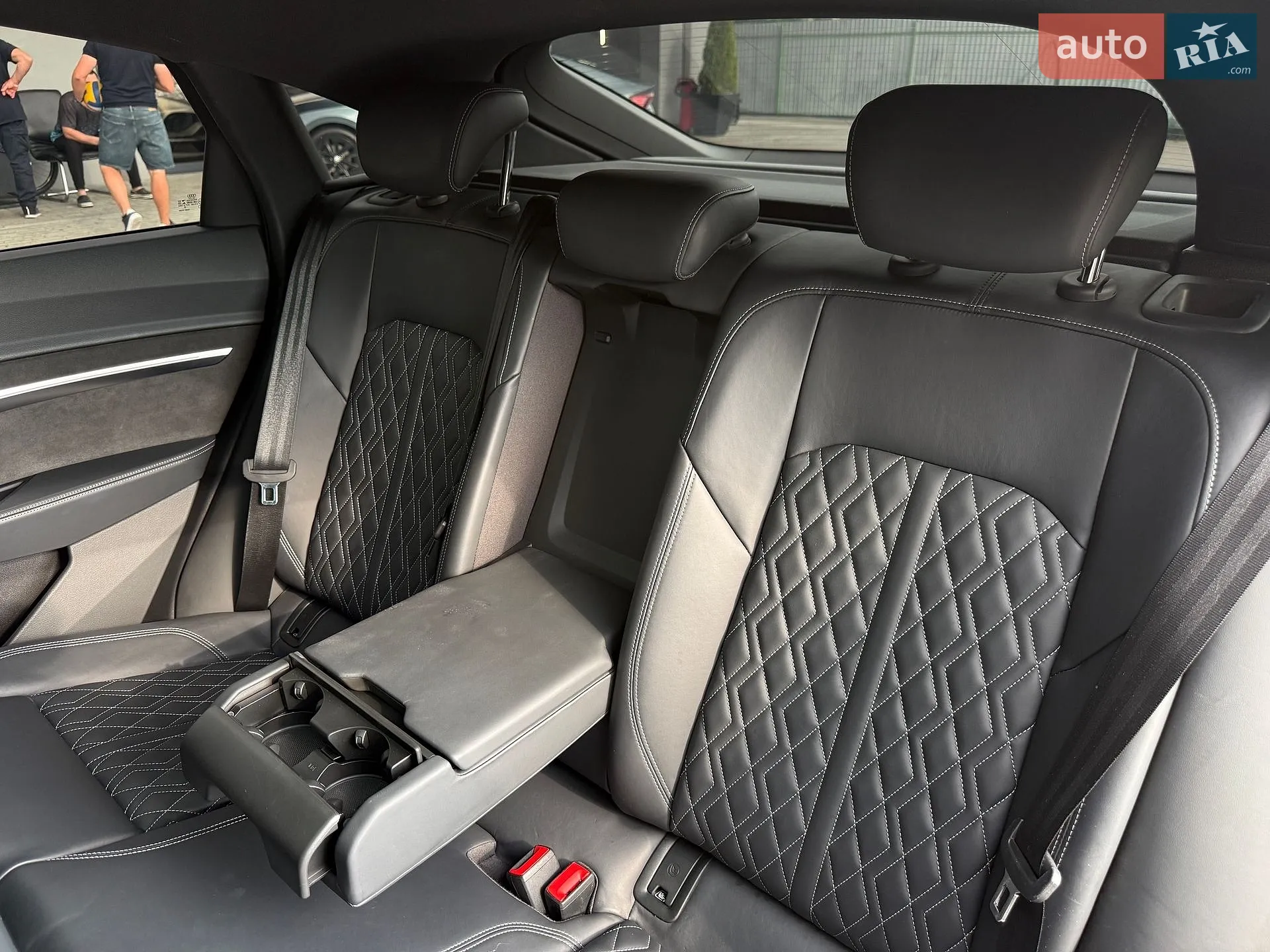 2020 Audi e-tron Sportback - мініатюра 33