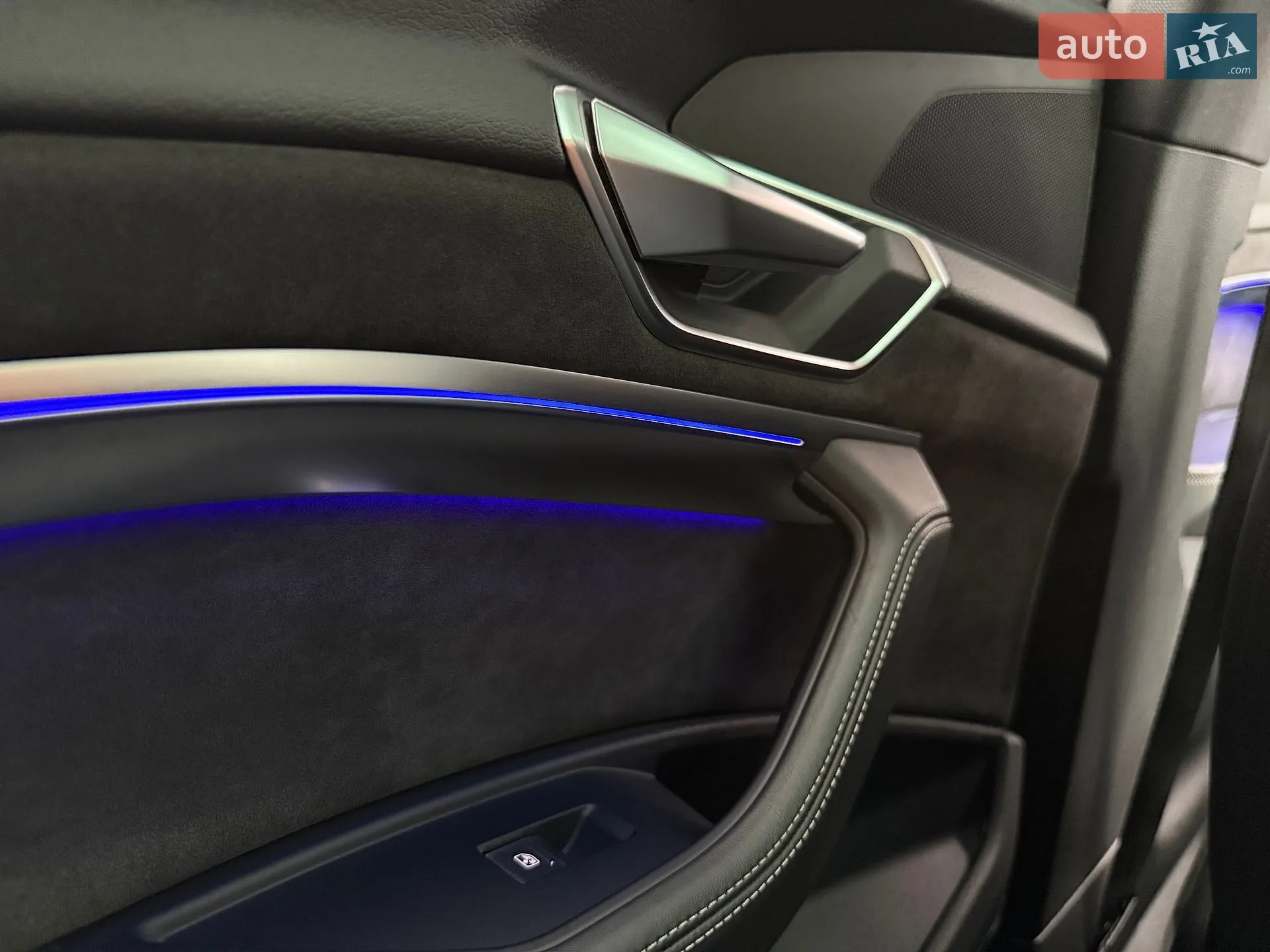 2020 Audi e-tron Sportback - мініатюра 39