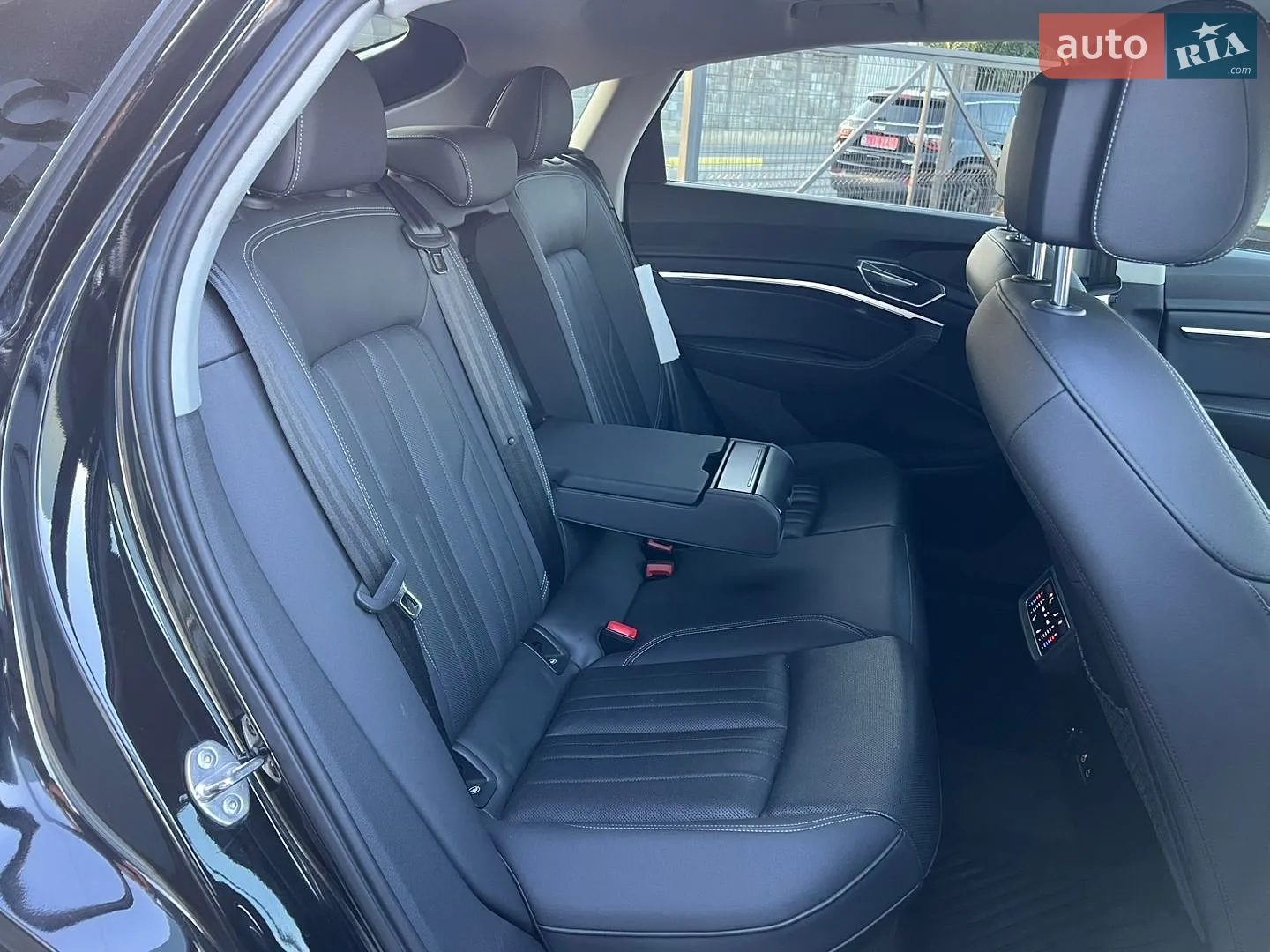 2022 Audi e-tron Sportback - мініатюра 26