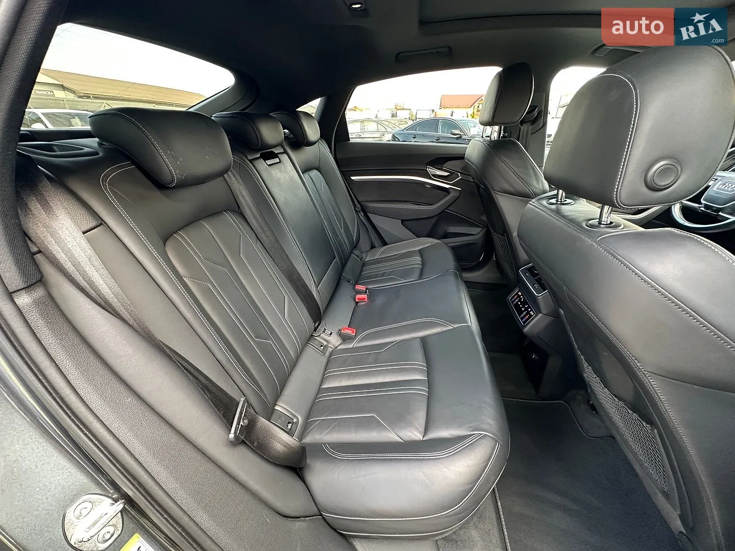 2020 Audi e-tron Sportback - мініатюра 31