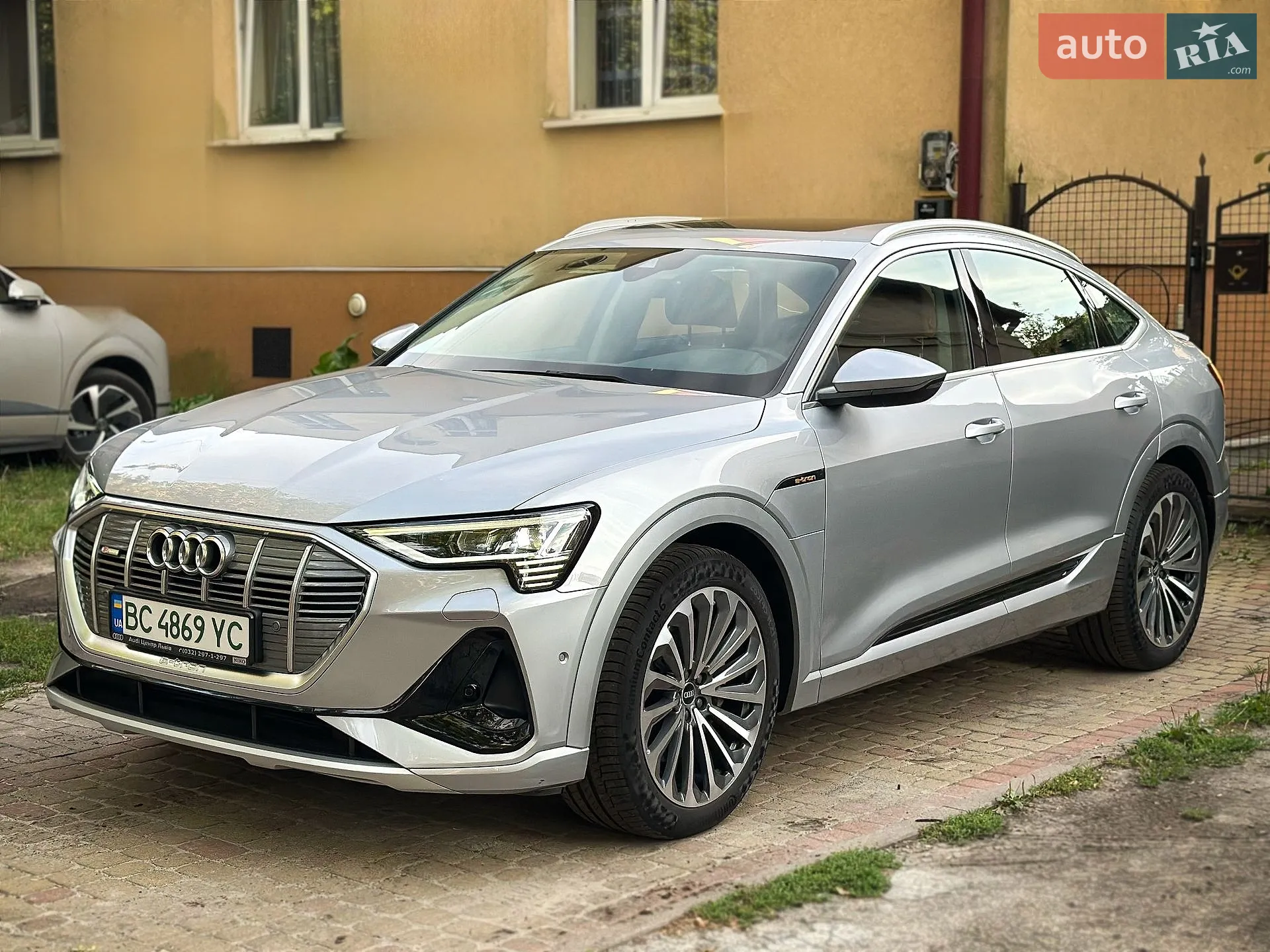 2021 Audi e-tron Sportback - мініатюра 2