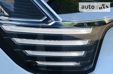 Позашляховик / Кросовер Audi e-tron 2019 в 