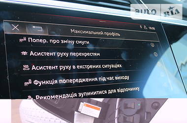 Позашляховик / Кросовер Audi e-tron 2019 в 