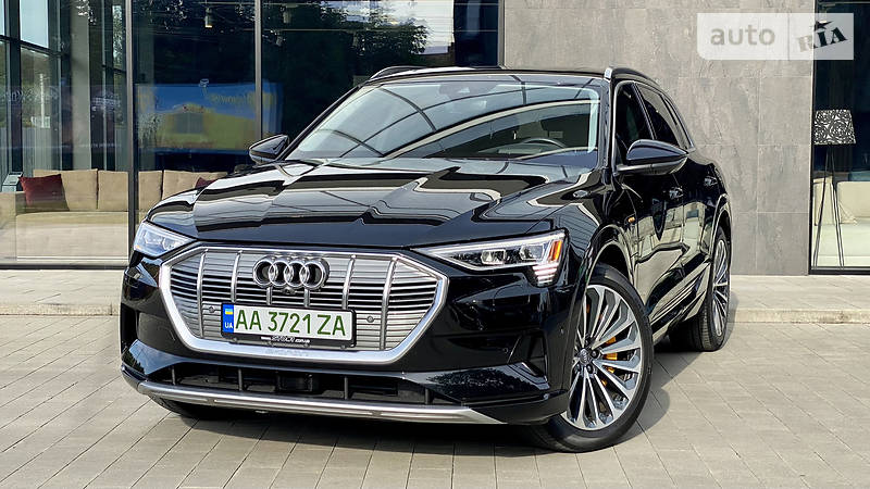 Внедорожник / Кроссовер Audi e-tron 2019 в 