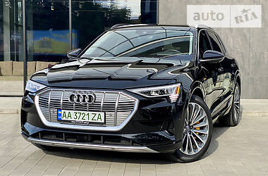 Внедорожник / Кроссовер Audi e-tron 2019 в 