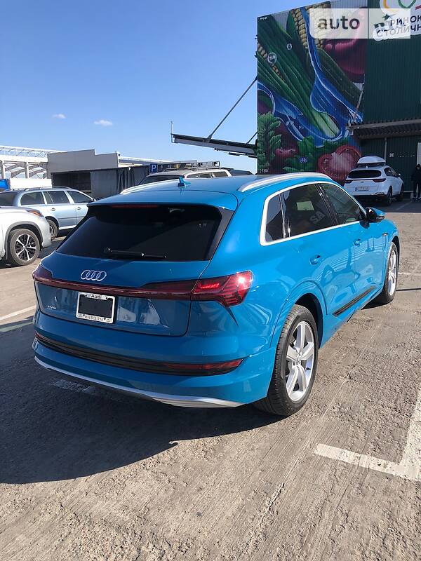 Позашляховик / Кросовер Audi e-tron 2019 в Києві