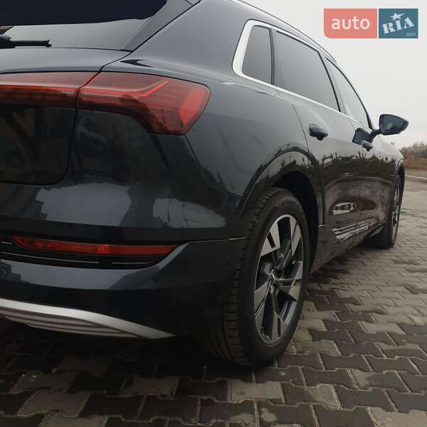 Внедорожник / Кроссовер Audi e-tron 2019 в Хмельницком